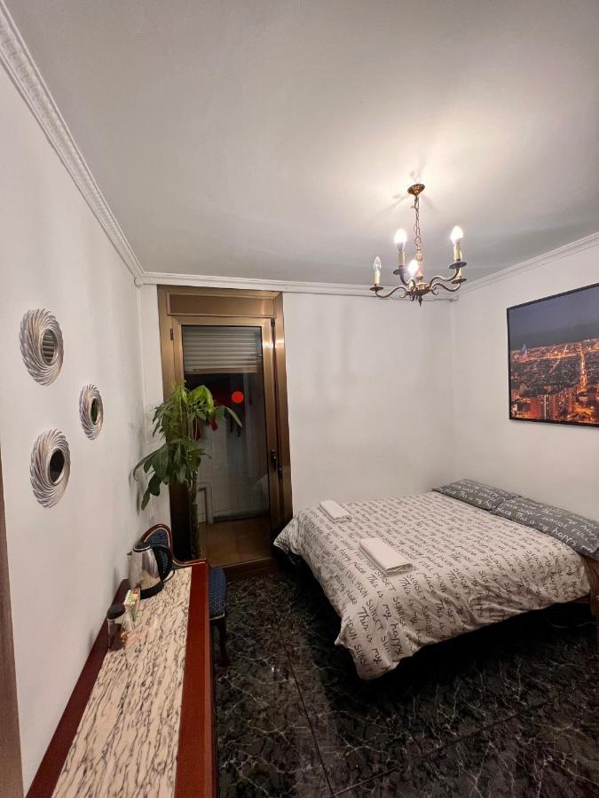 Room Familiar Sants Barcelona Kültér fotó