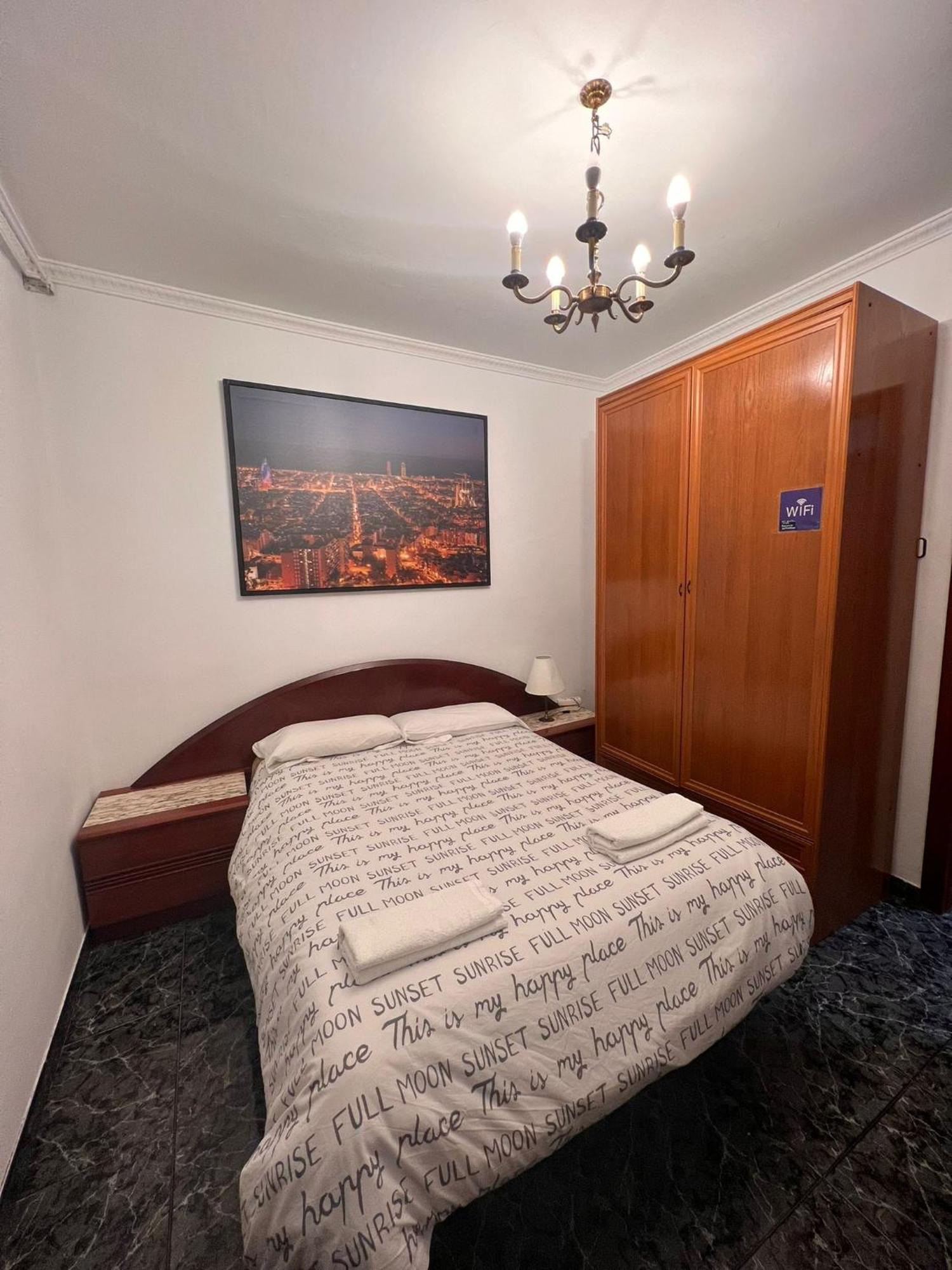 Room Familiar Sants Barcelona Kültér fotó